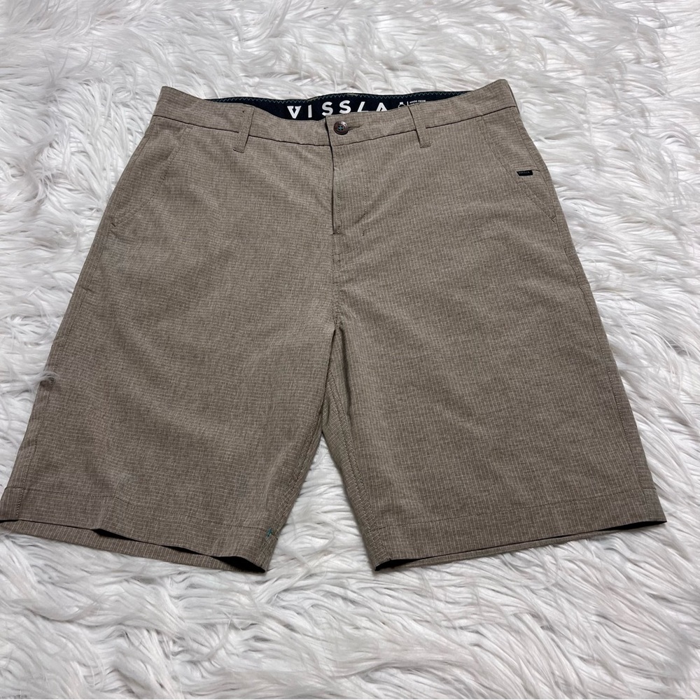 VISSLA Men's Brown Flat Front Shorts